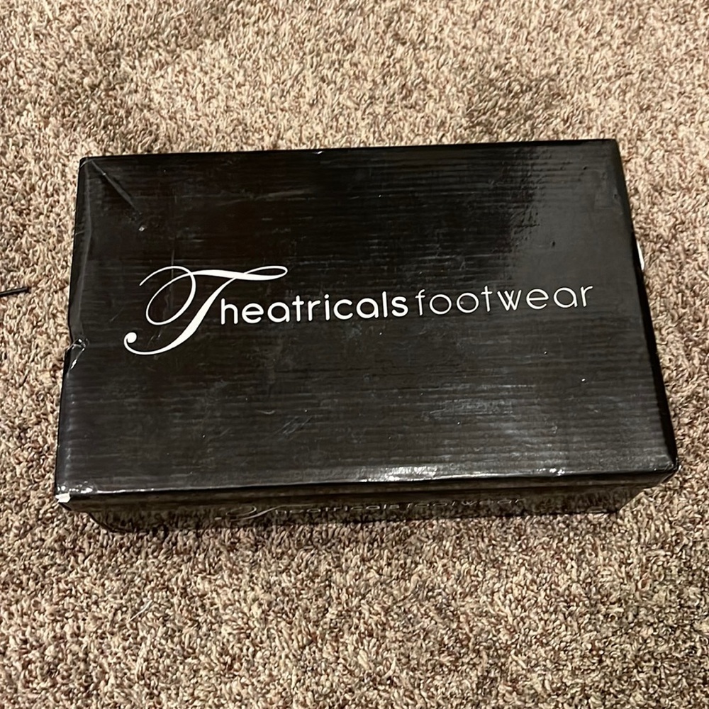 Women’s tap shoes size 7